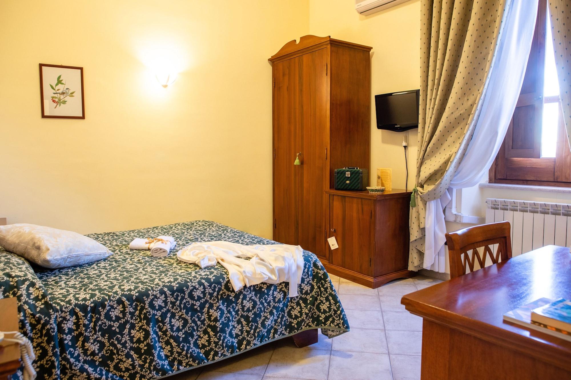 Hotel Il Cavalier D'Arpino Exteriör bild