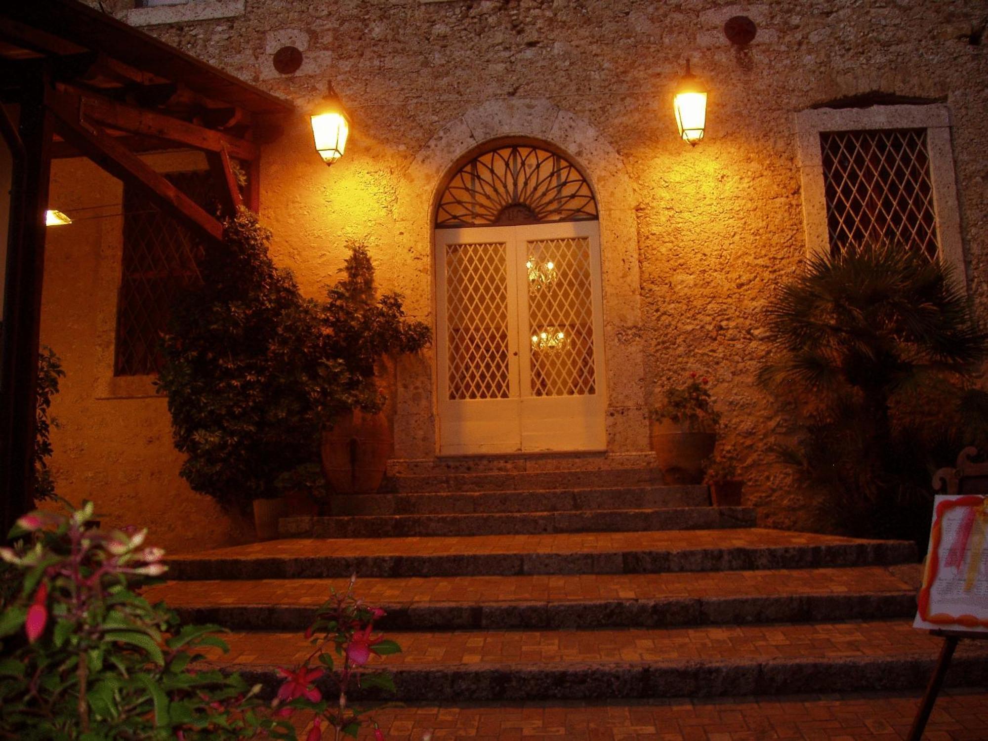 Hotel Il Cavalier D'Arpino Exteriör bild