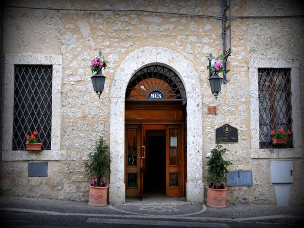Hotel Il Cavalier D'Arpino Exteriör bild