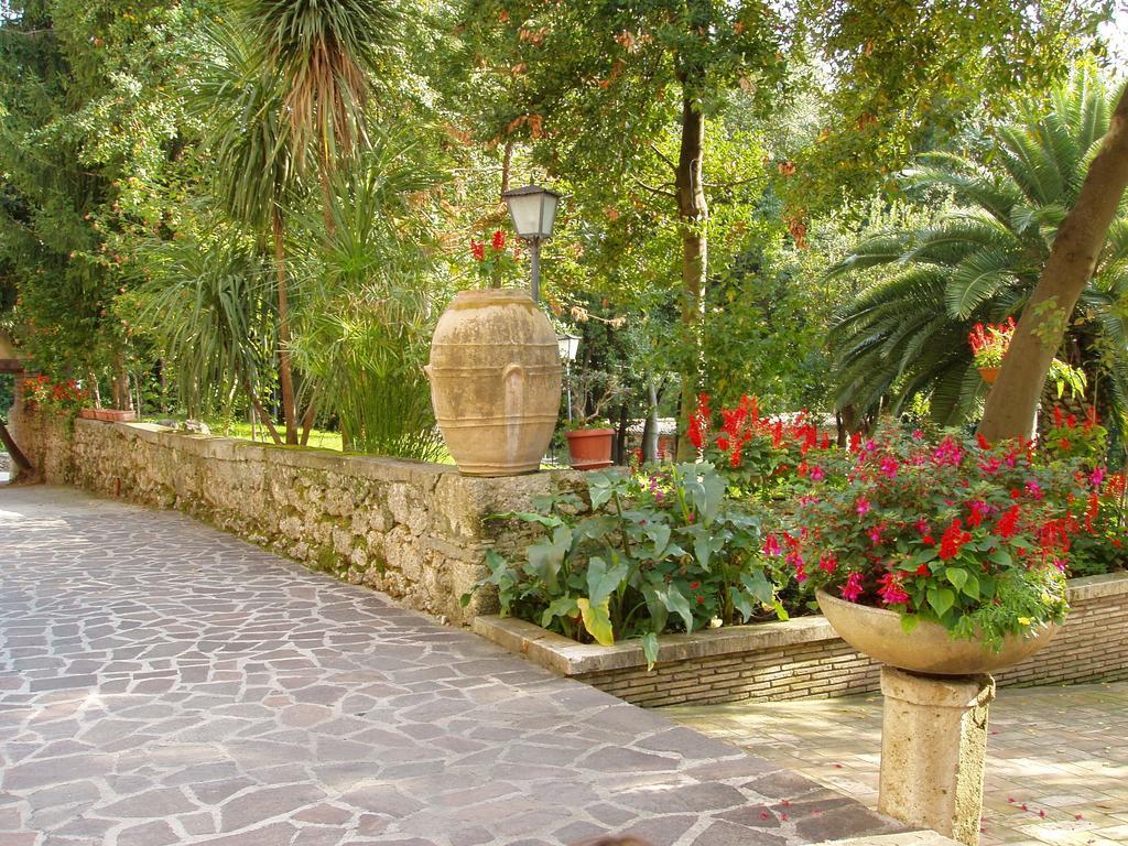 Hotel Il Cavalier D'Arpino Exteriör bild