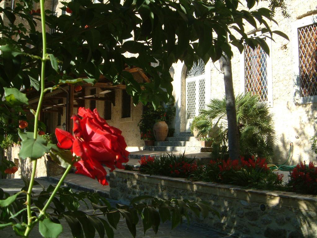 Hotel Il Cavalier D'Arpino Exteriör bild