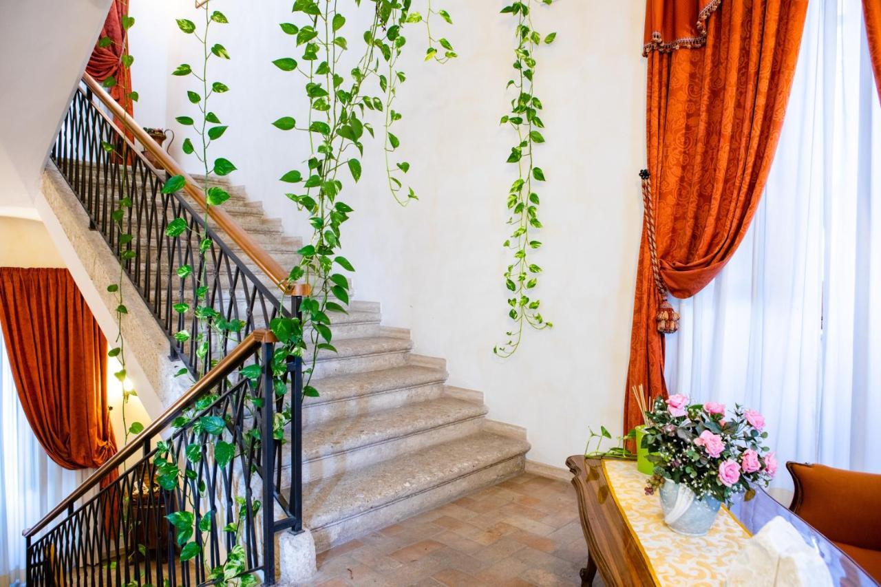 Hotel Il Cavalier D'Arpino Exteriör bild